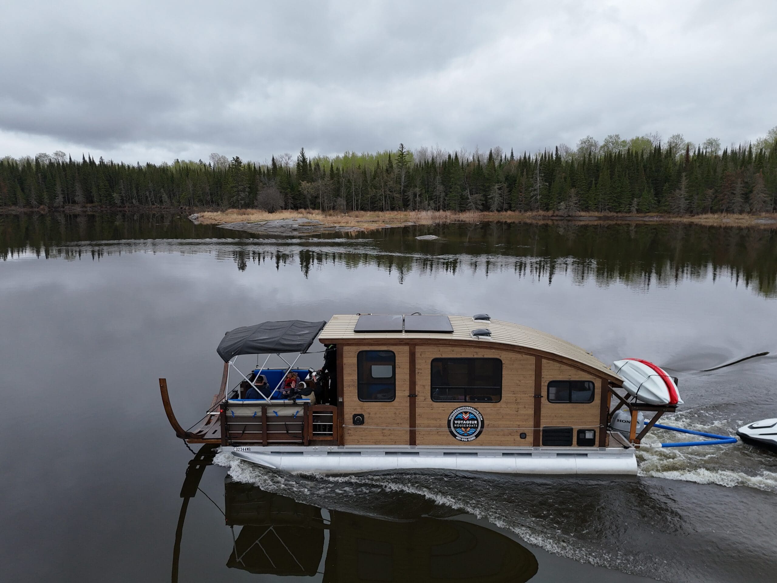 Houseboating on the Winnipeg River