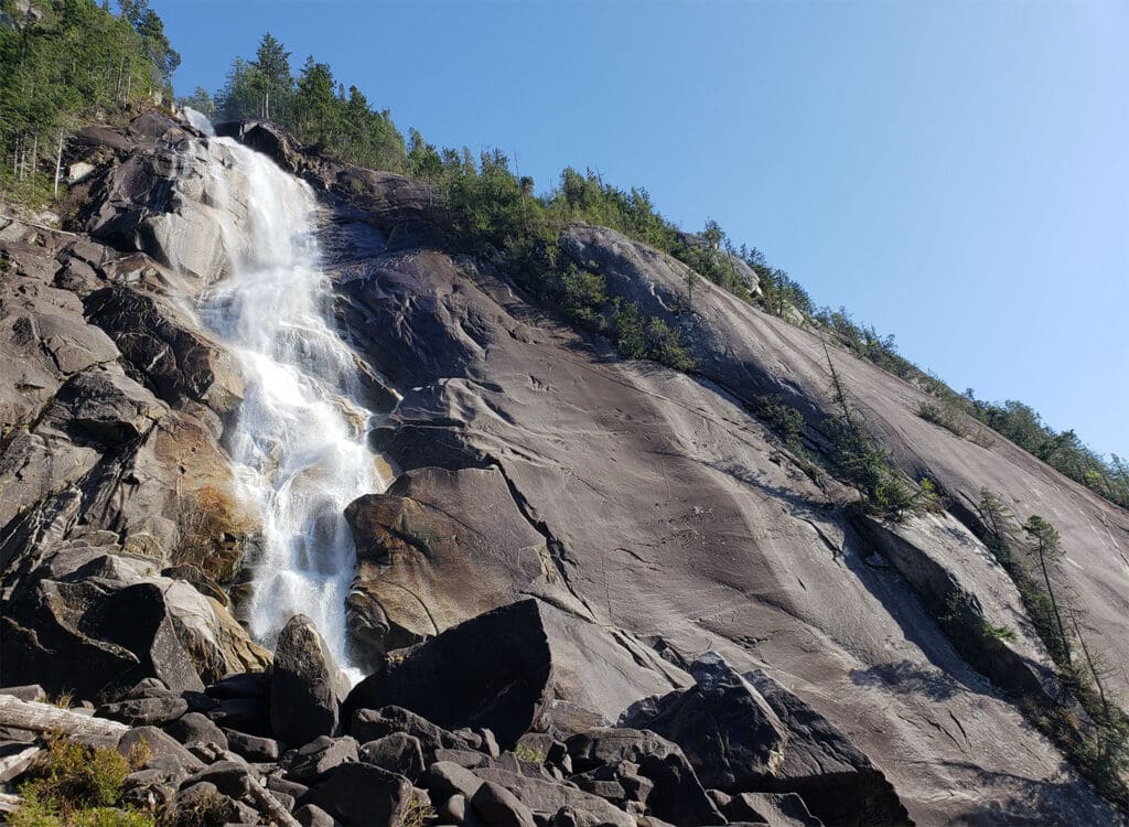 looking upward at shannon falls from the upper viewpoint